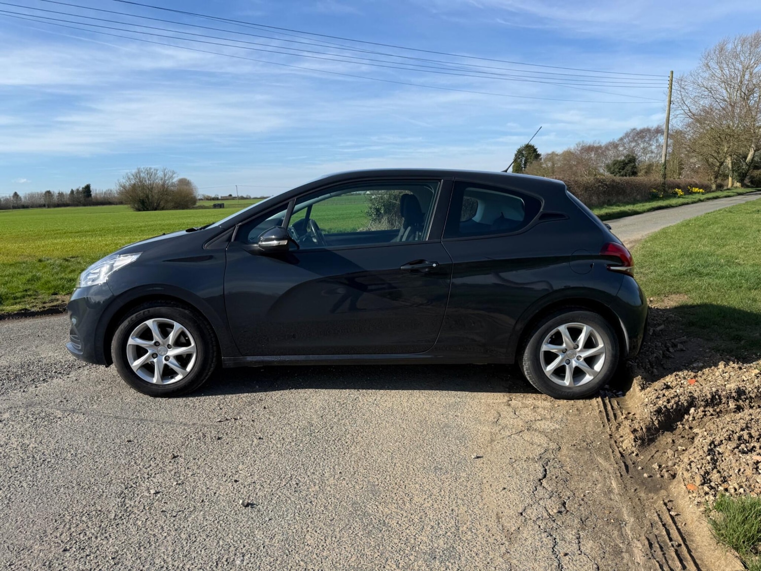 Used Peugeot 208 2017 for sale - 77723241: Photo 41