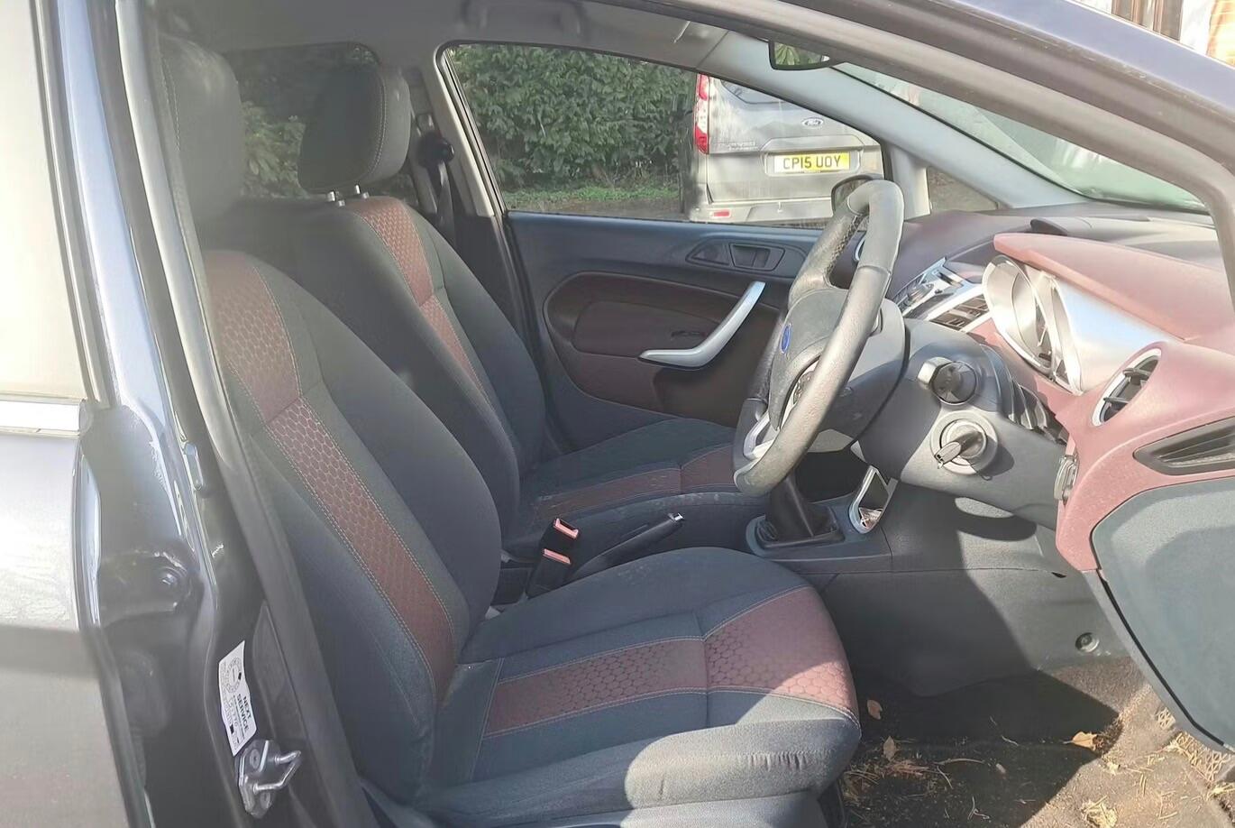 Used Ford Fiesta 2010 for sale - 77768820: Photo 6
