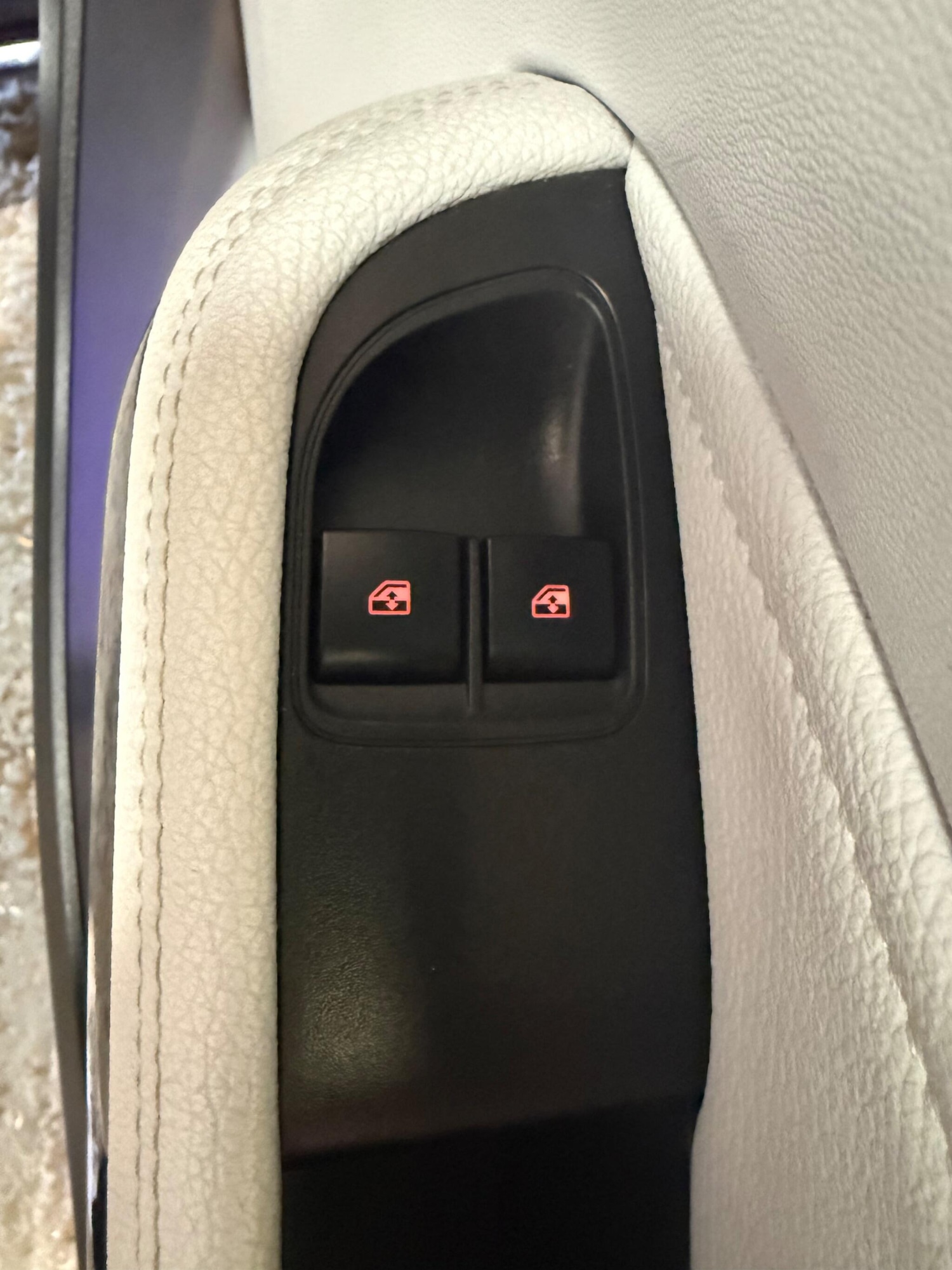 Used Vauxhall ADAM 2013 for sale - 78072083: Photo 22