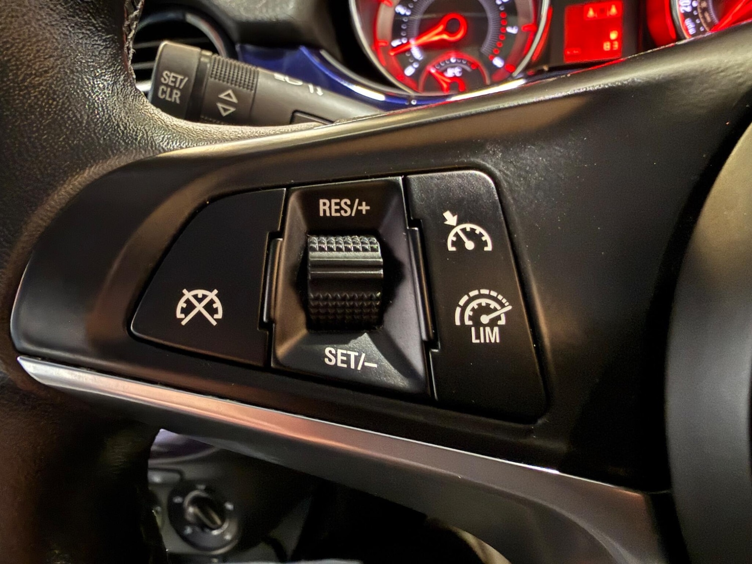 Used Vauxhall ADAM 2013 for sale - 78072083: Photo 31