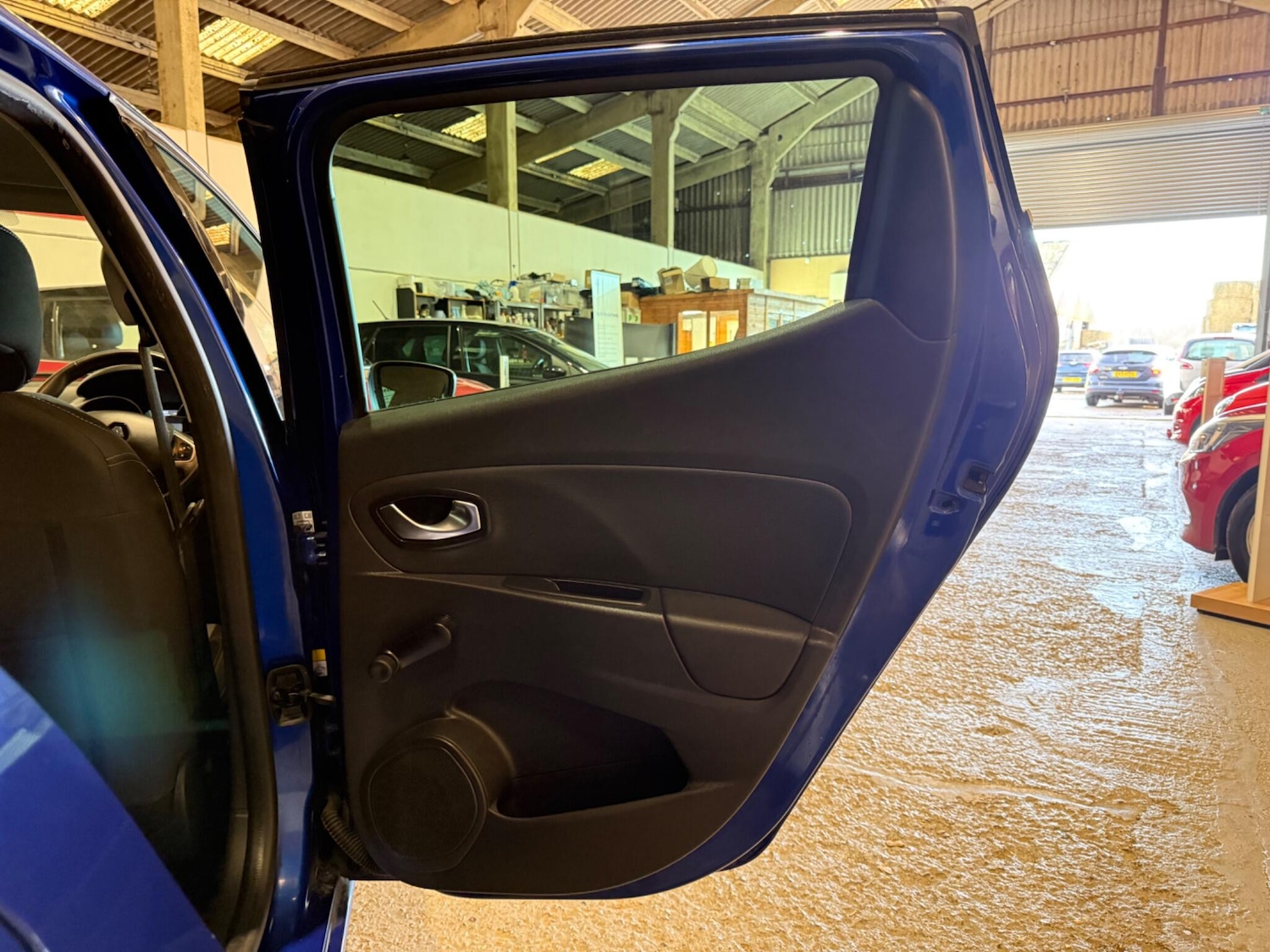 Used Renault Clio 2018 for sale - 76913948: Photo 15