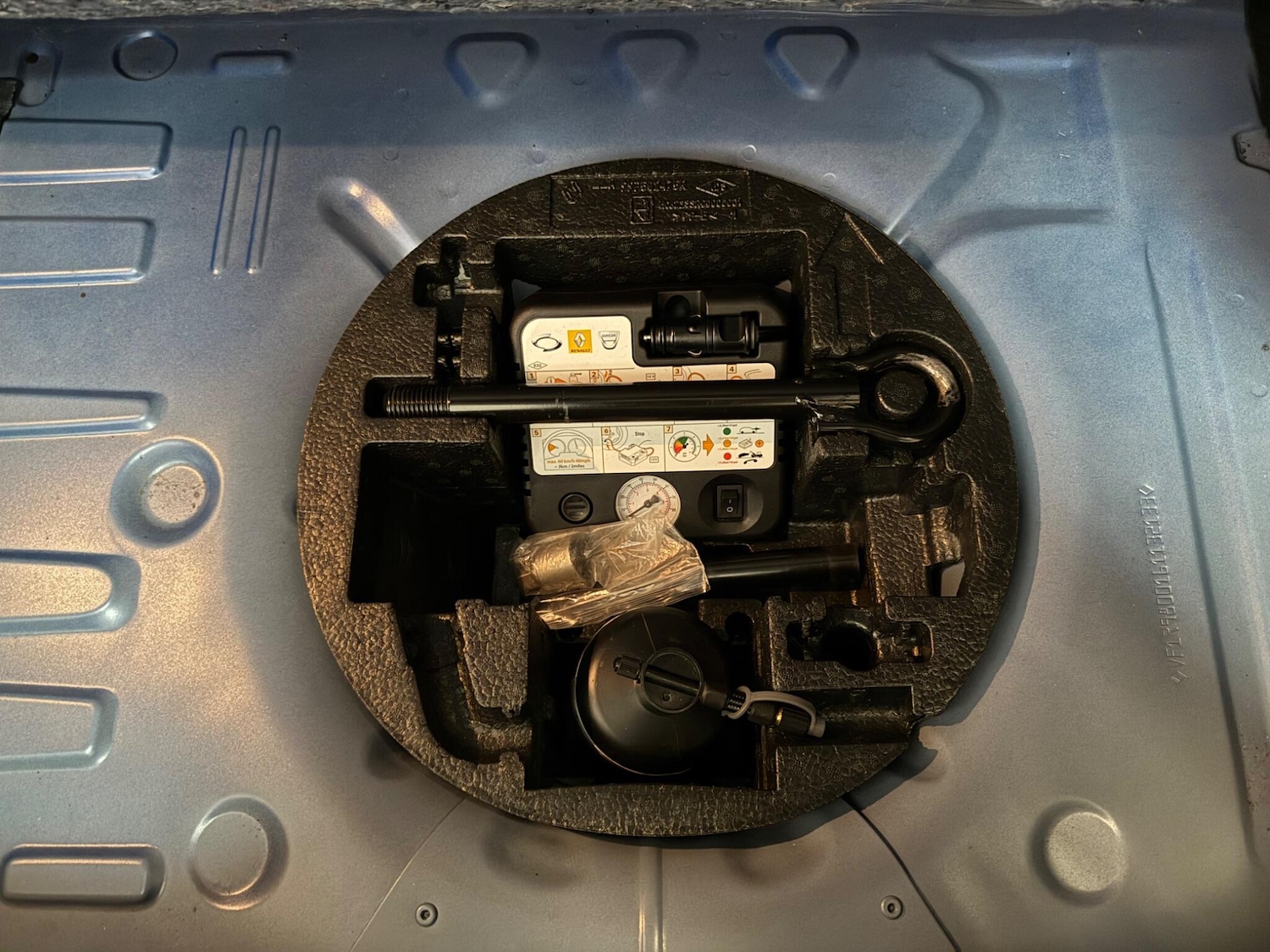 Used Renault Clio 2018 for sale - 76913948: Photo 19