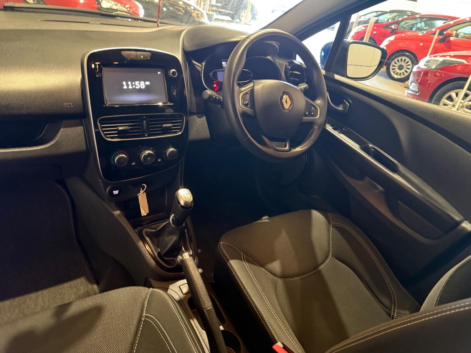 Used Renault Clio 2018 for sale - 76913948: Photo 24