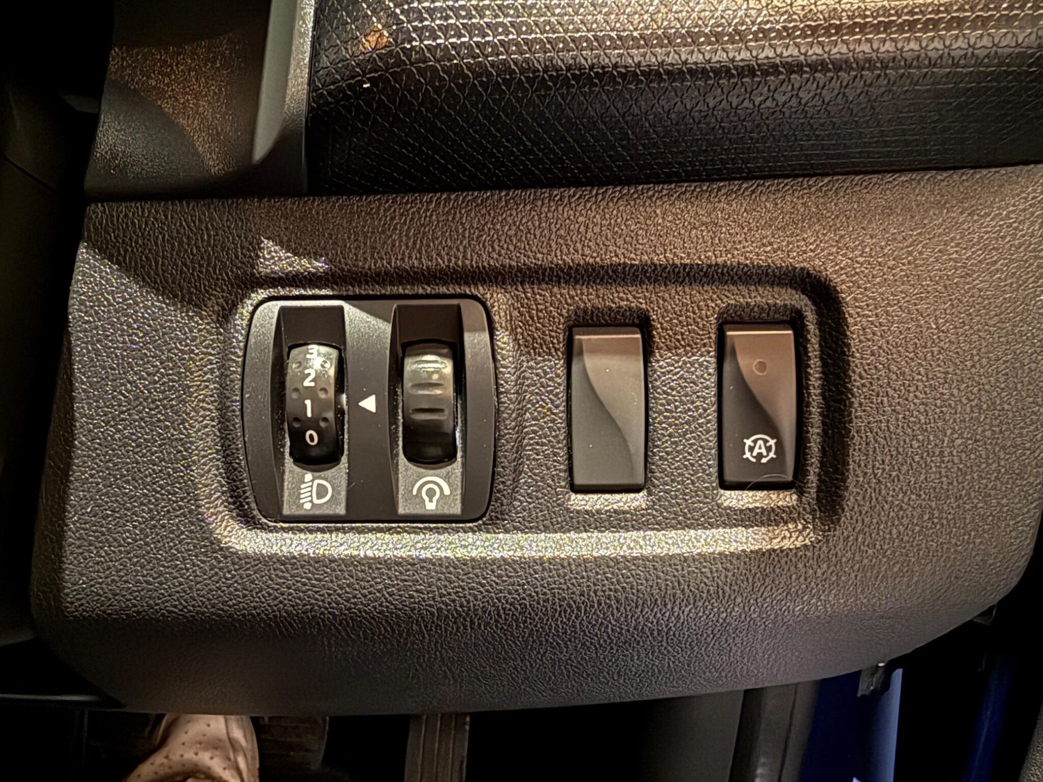 Used Renault Clio 2018 for sale - 76913948: Photo 29