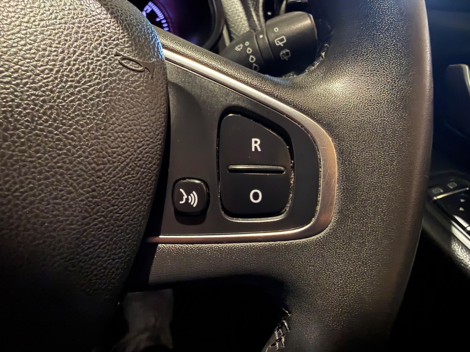 Used Renault Clio 2018 for sale - 76913948: Photo 31