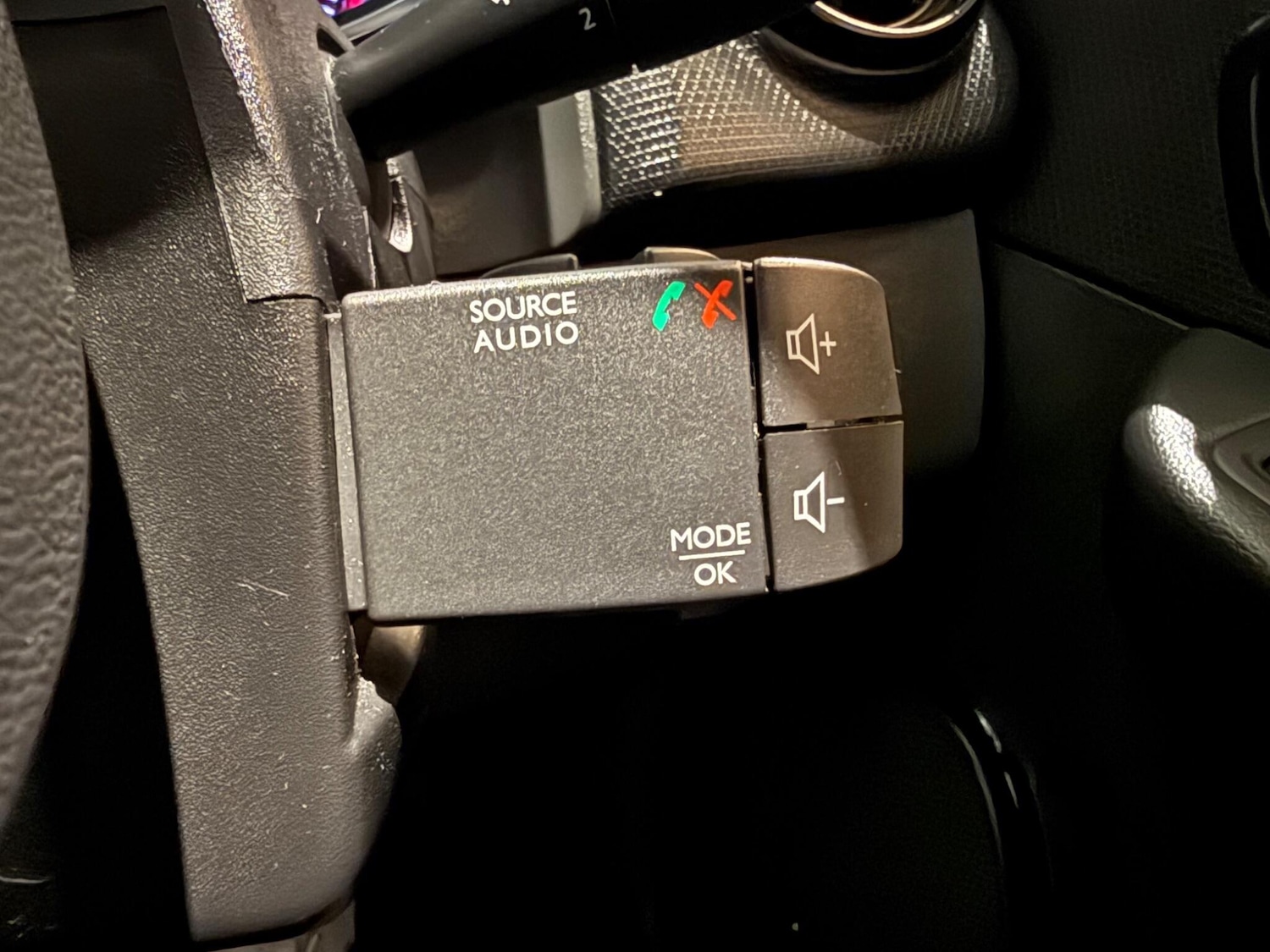 Used Renault Clio 2018 for sale - 76913948: Photo 32