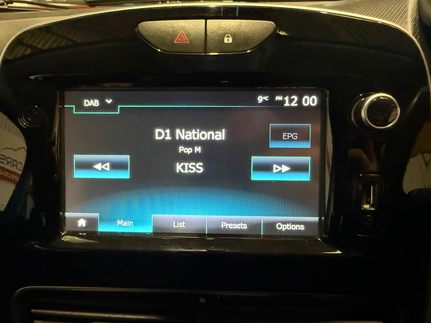 Used Renault Clio 2018 for sale - 76913948: Photo 38