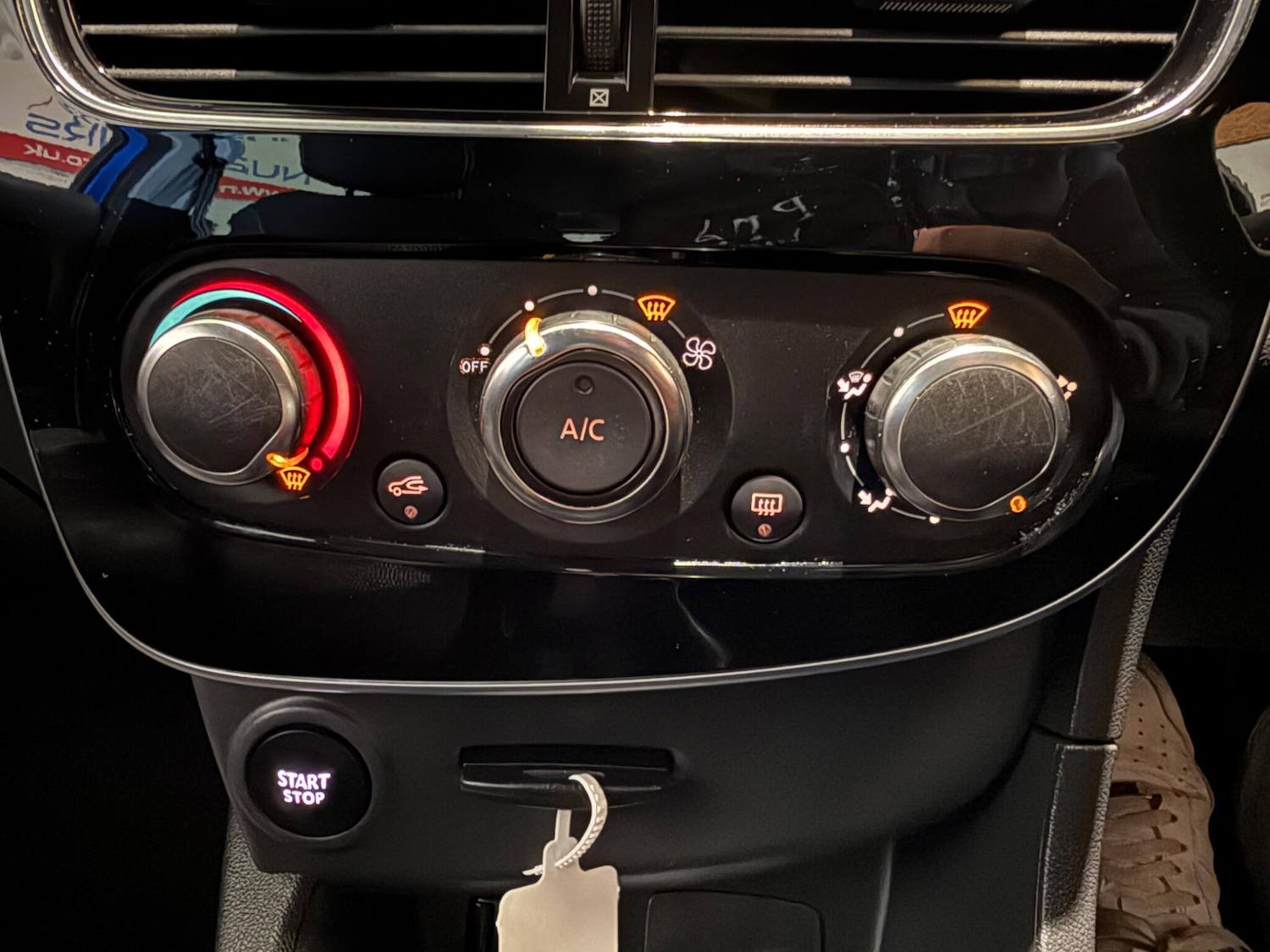 Used Renault Clio 2018 for sale - 76913948: Photo 44