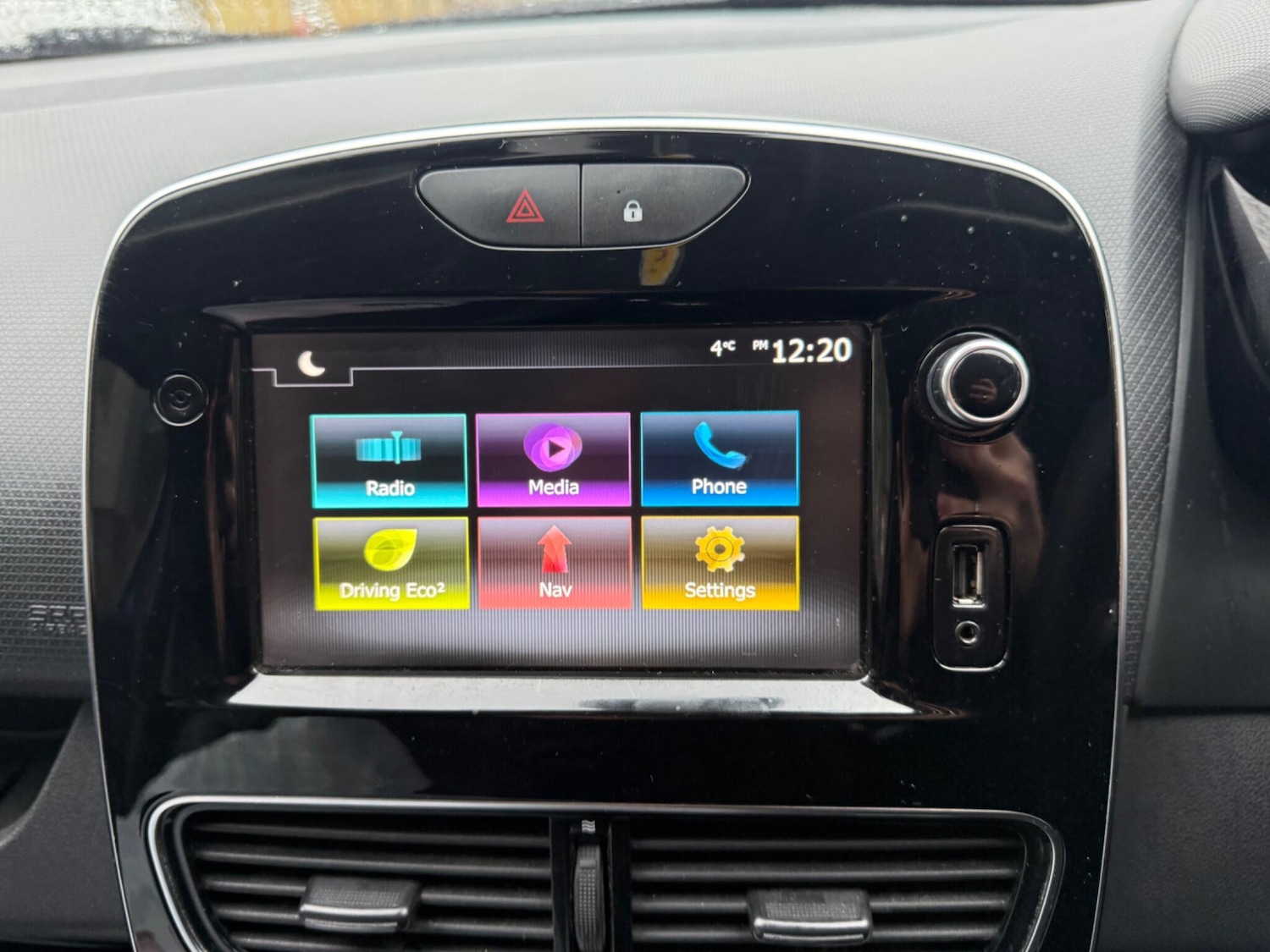 Used Renault Clio for sale - 77455327: Photo 15