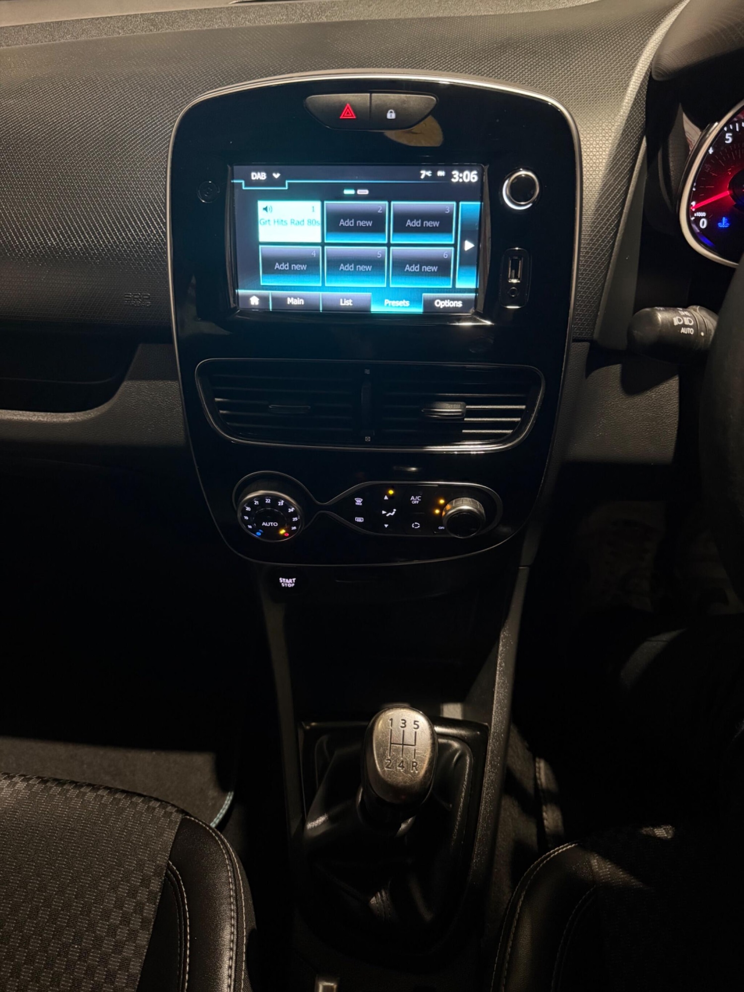 Used Renault Clio 2019 for sale - 77455327: Photo 42