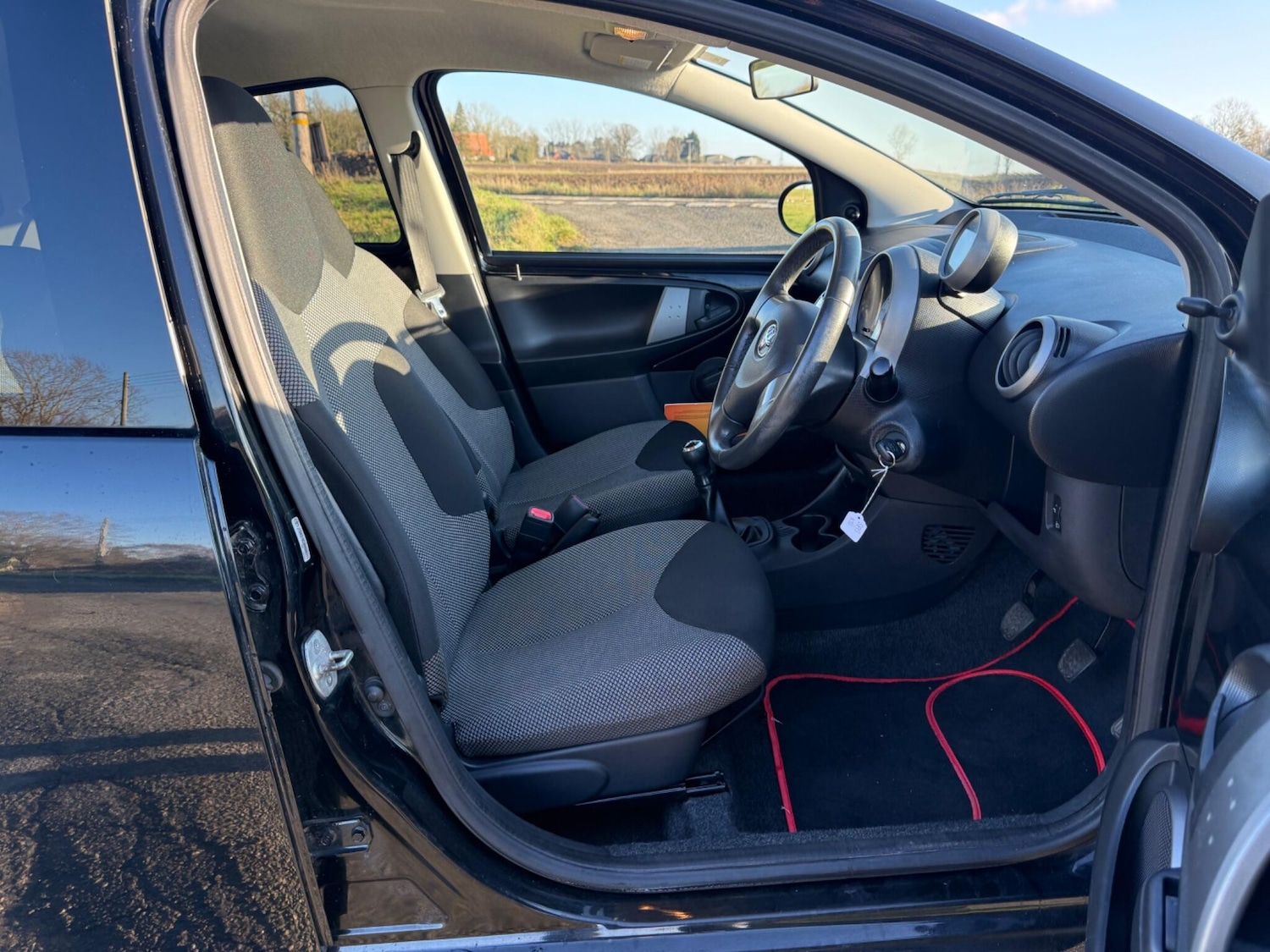 Used Toyota AYGO 2013 for sale - 77081973: Photo 40