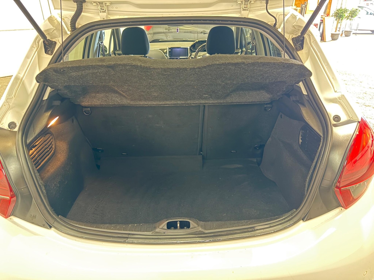 Used Peugeot 208 2016 for sale - 77824266: Photo 16