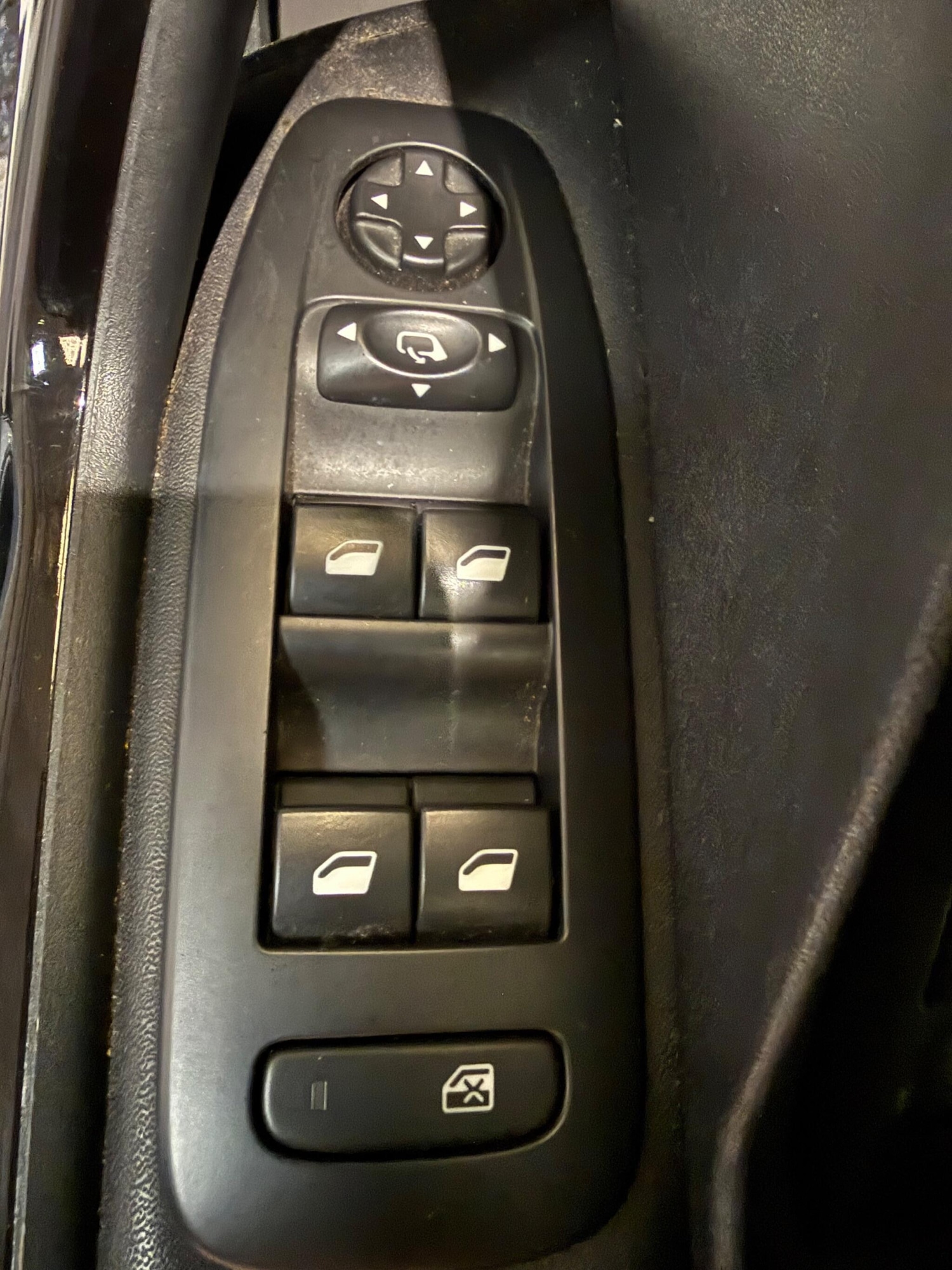 Used Peugeot 208 2016 for sale - 77824266: Photo 23