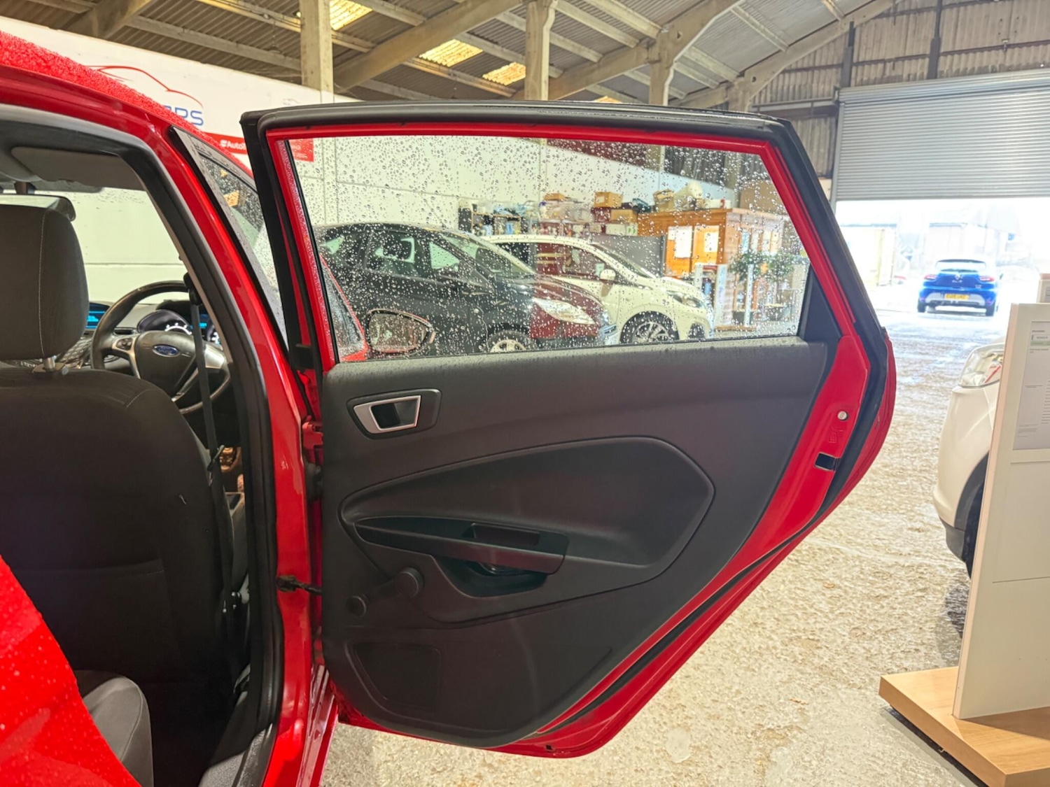 Used Ford Fiesta 2014 for sale - 77456013: Photo 15