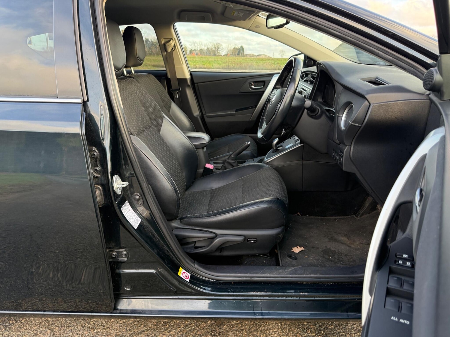 Used Toyota Auris 2013 for sale - 76832301: Photo 57