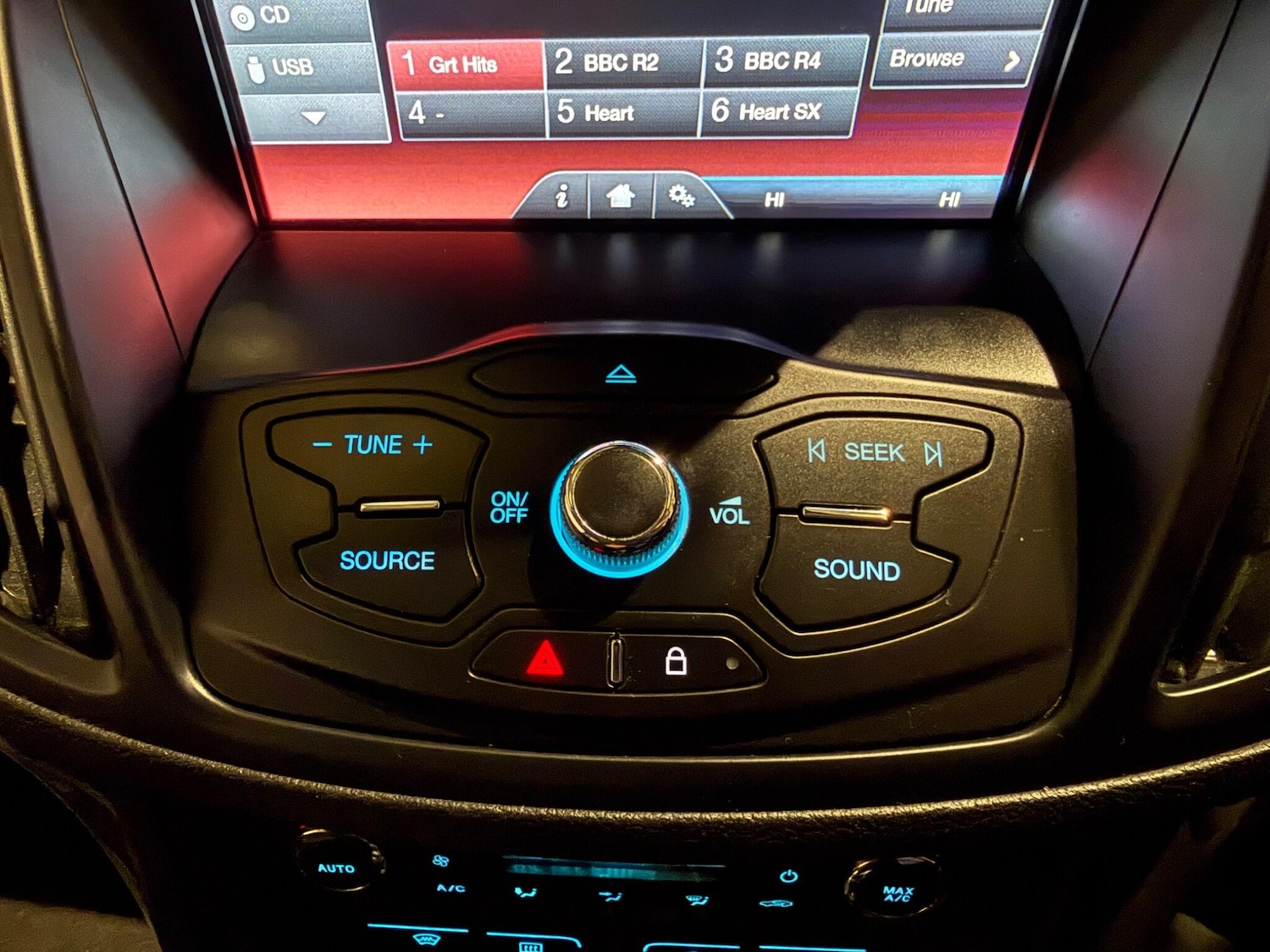 Used Ford Kuga 2016 for sale - 77291703: Photo 44