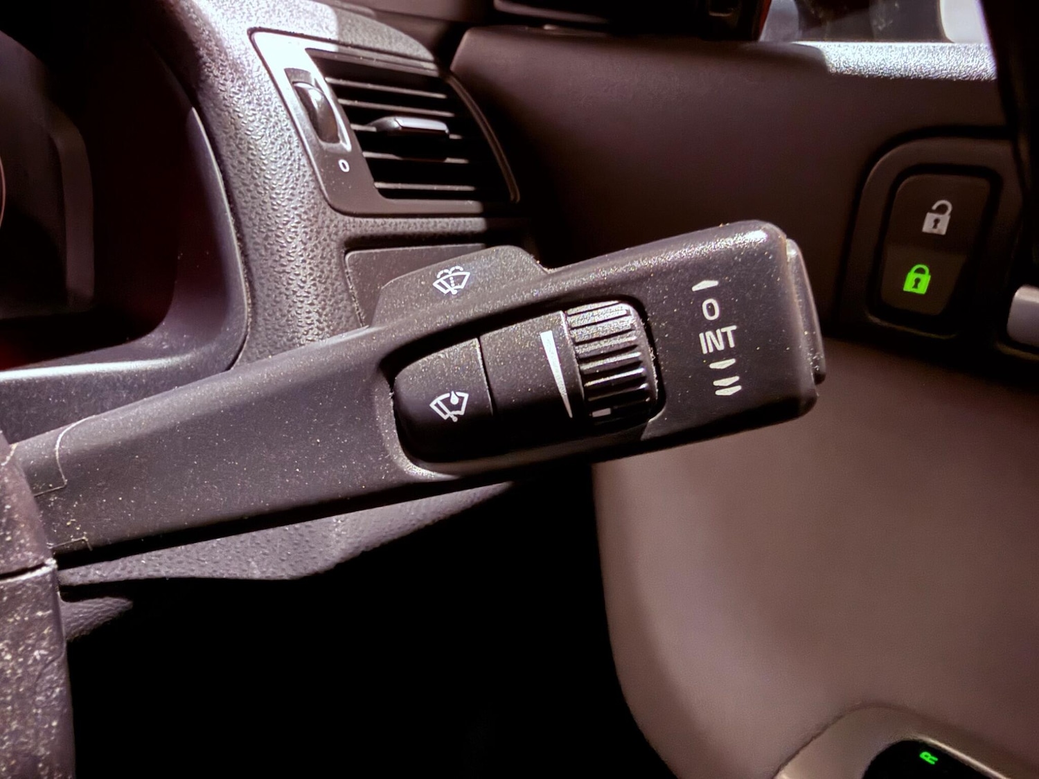 Used Volvo S40 2009 for sale - 76865394: Photo 34