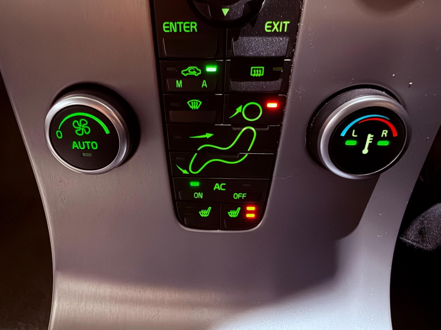 Used Volvo S40 2009 for sale - 76865394: Photo 40