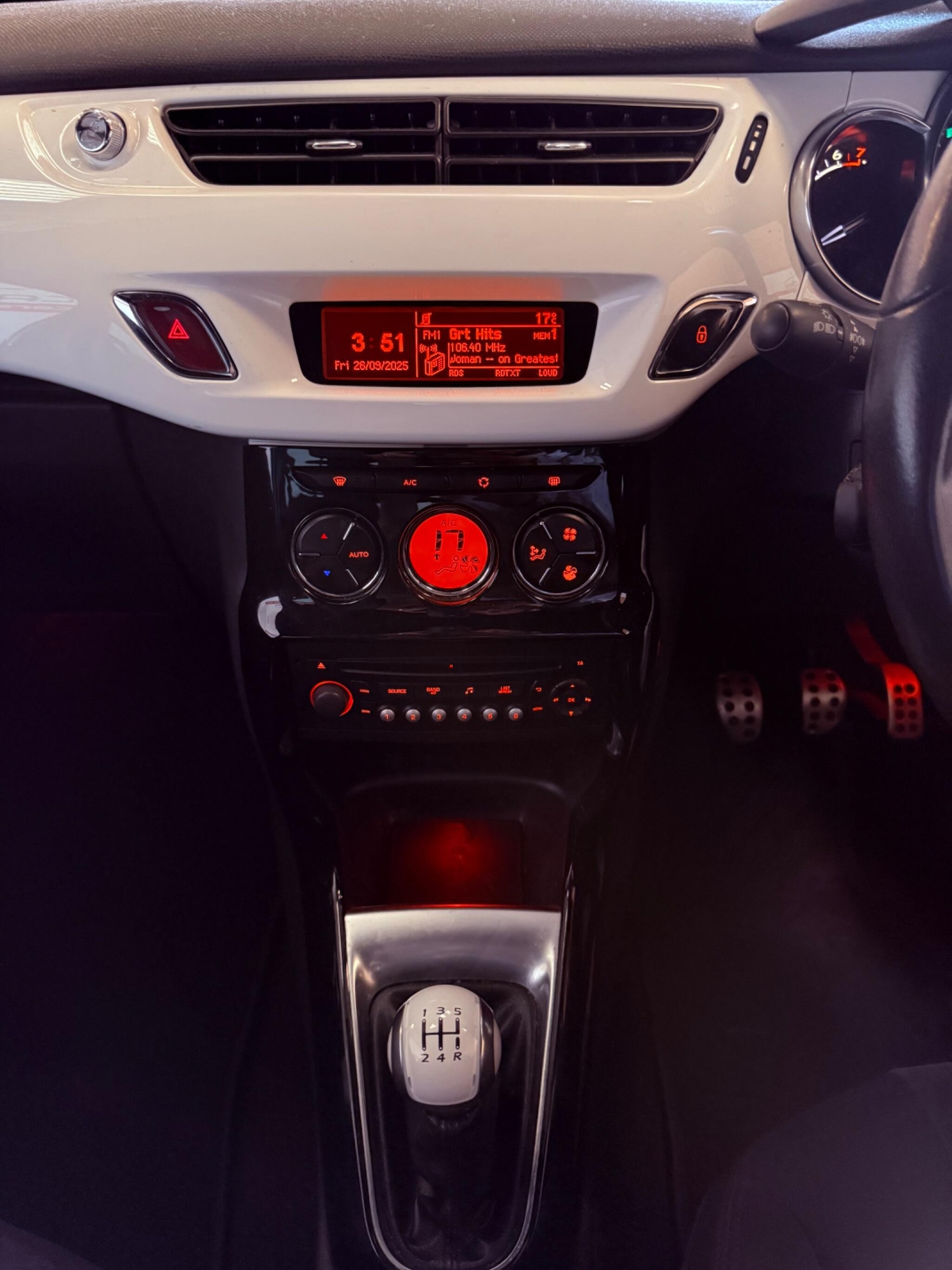 Used Citroen DS3 2015 for sale - 76832826: Photo 35