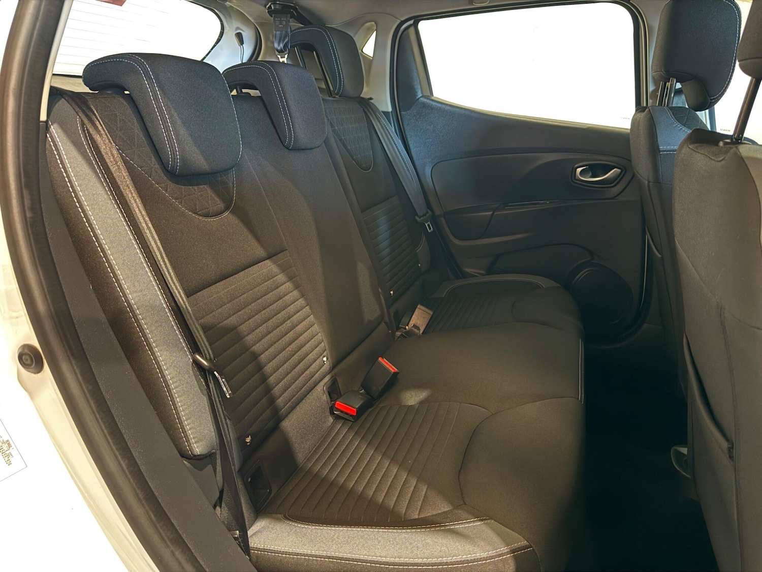 Used Renault Clio 2016 for sale - 76913470: Photo 11