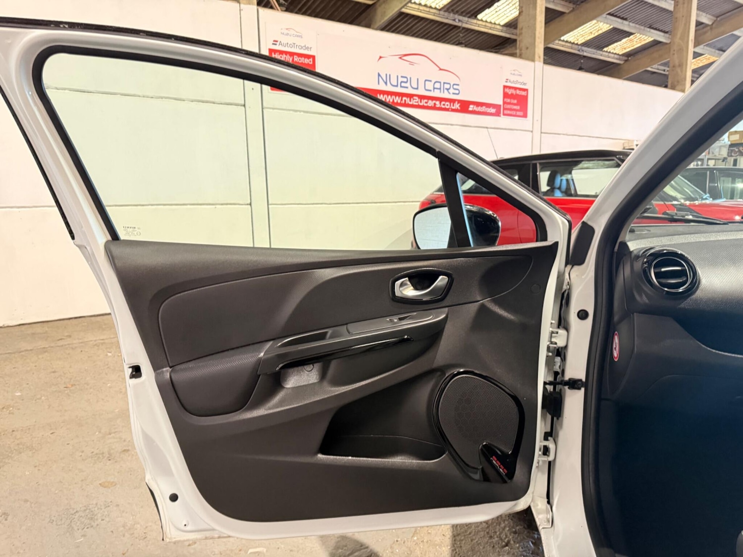 Used Renault Clio 2016 for sale - 76913470: Photo 16