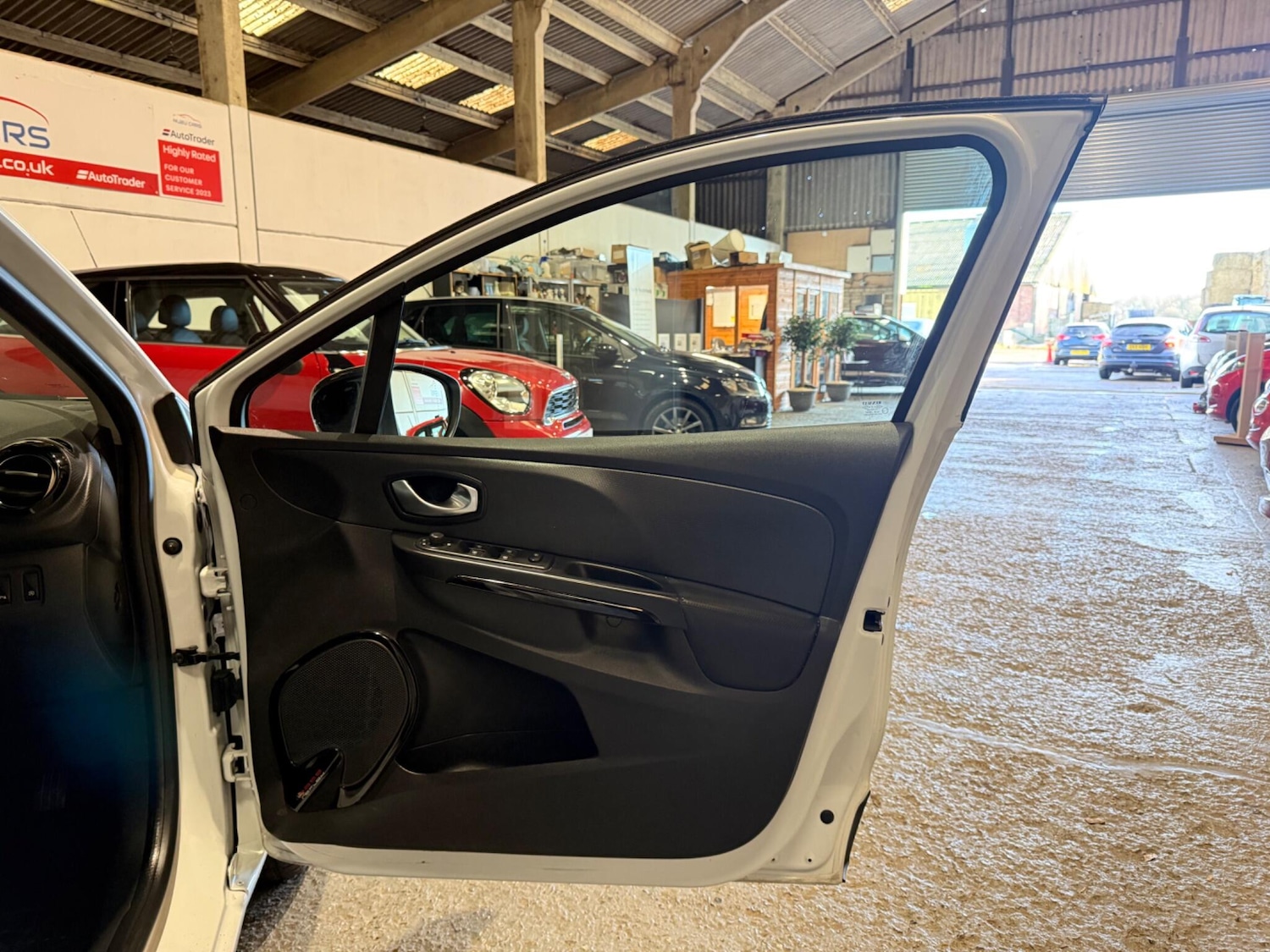 Used Renault Clio 2016 for sale - 76913470: Photo 19