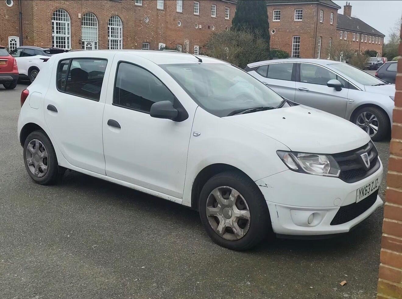 Used Dacia Sandero 2013 for sale - 77737400: Photo 2