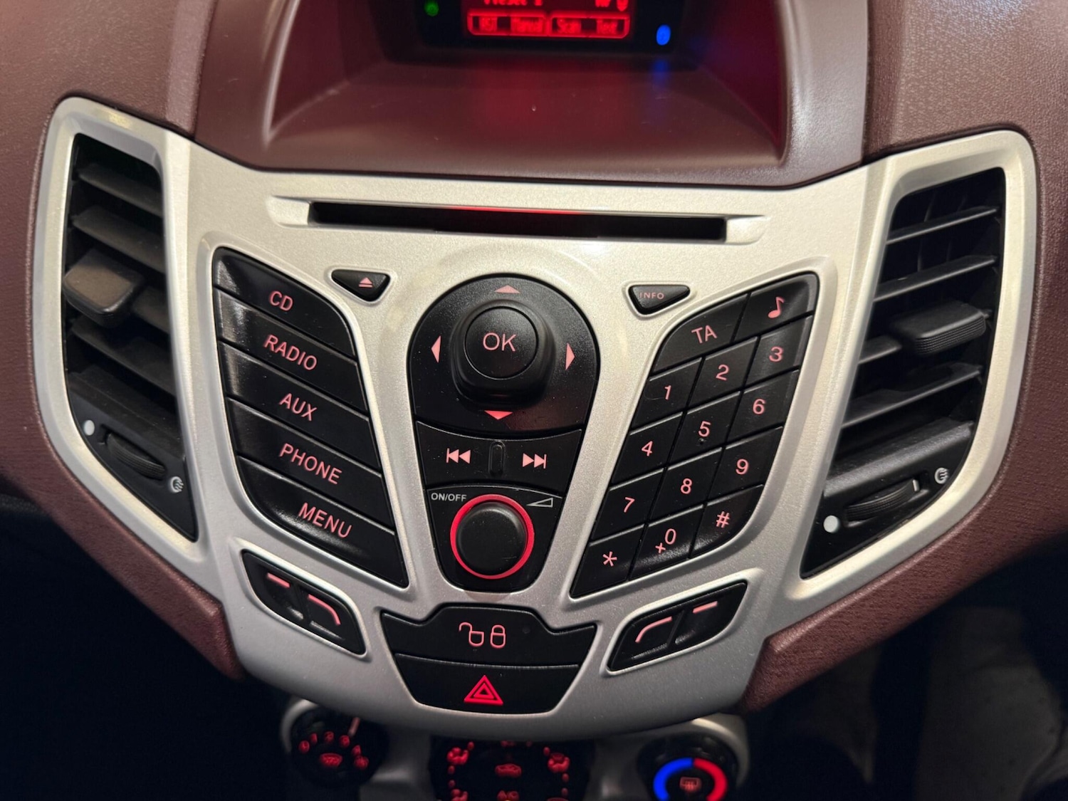 Used Ford Fiesta 2009 for sale - 78203841: Photo 36