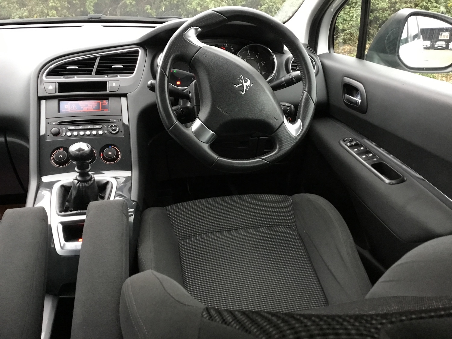 Used Peugeot 5008 2015 for sale - 77245324: Photo 16