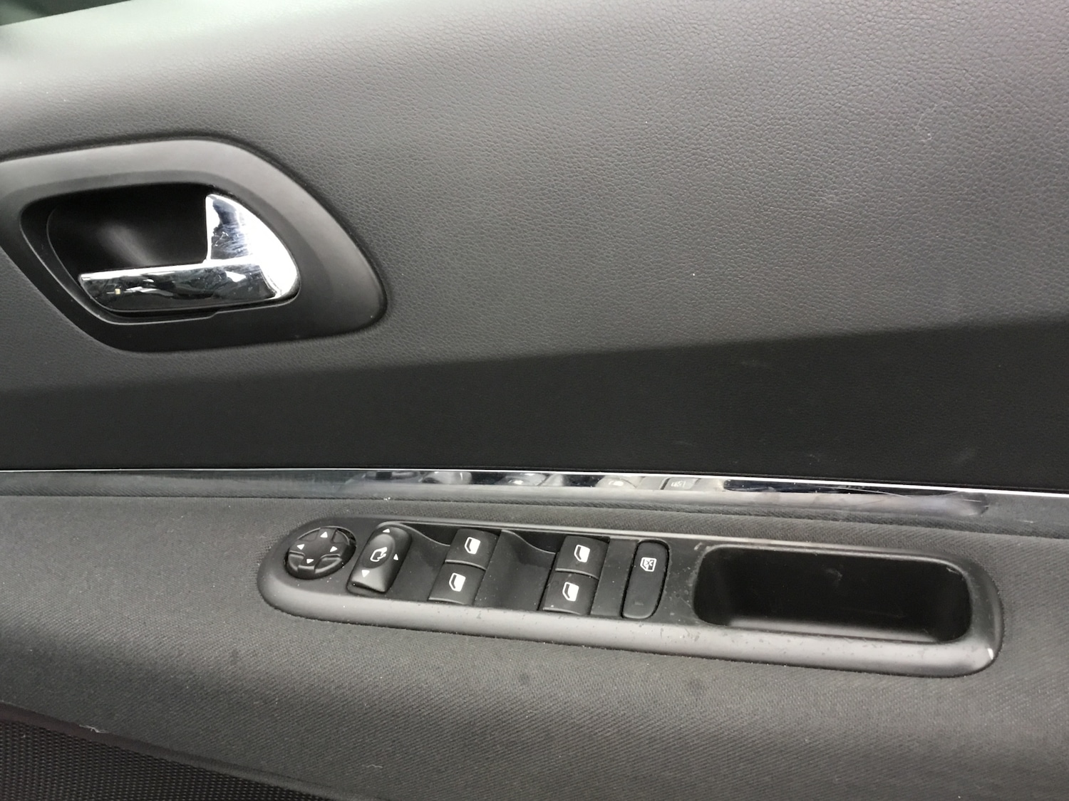 Used Peugeot 5008 2015 for sale - 77245324: Photo 18