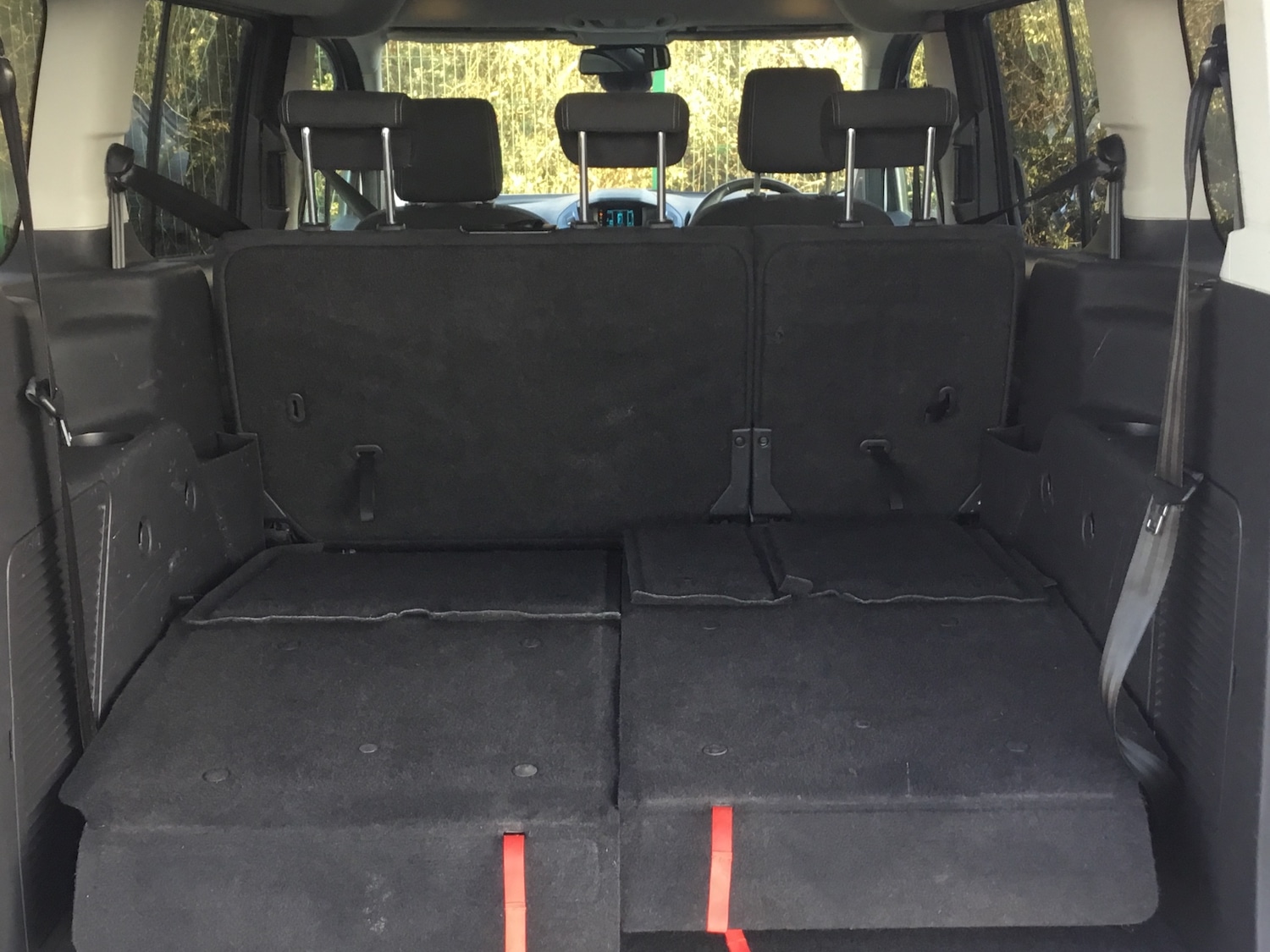 Used Ford Grand Tourneo Connect 2014 for sale - 77653411: Photo 17