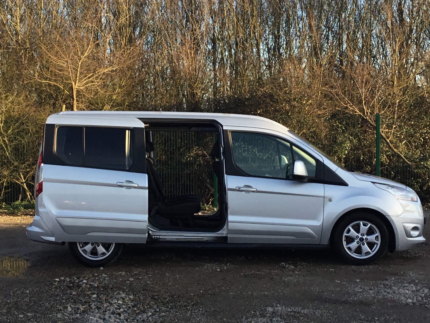 Used Ford Grand Tourneo Connect 2014 for sale - 77653411: Photo 9