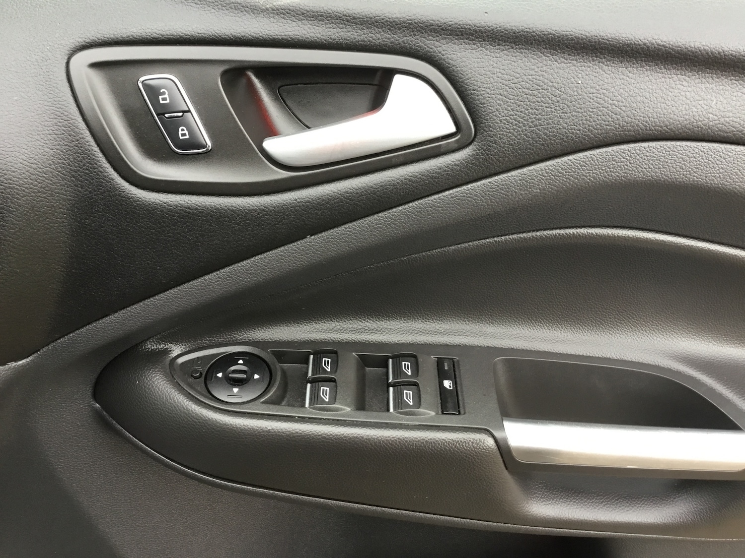 Used Ford Kuga 2015 for sale - 76960349: Photo 18