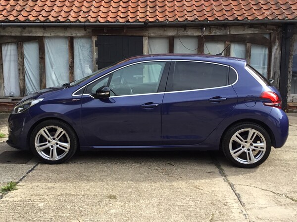 Used Peugeot 208 2017 for sale - 76181259: Photo 8