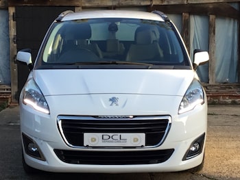 Used Peugeot 5008 2015 for sale - 76436466: Photo