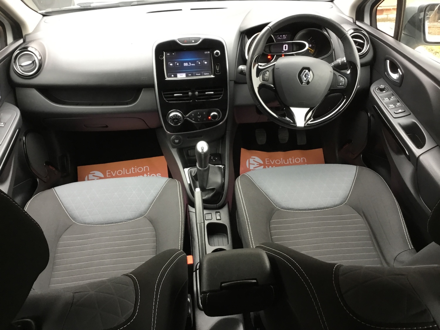 Used Renault Clio 2015 for sale - 76578125: Photo 13