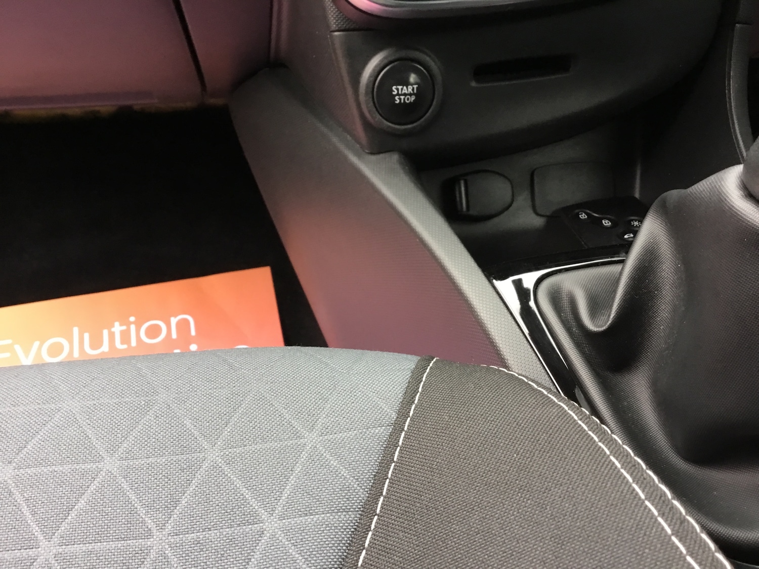 Used Renault Clio 2015 for sale - 76578125: Photo 16