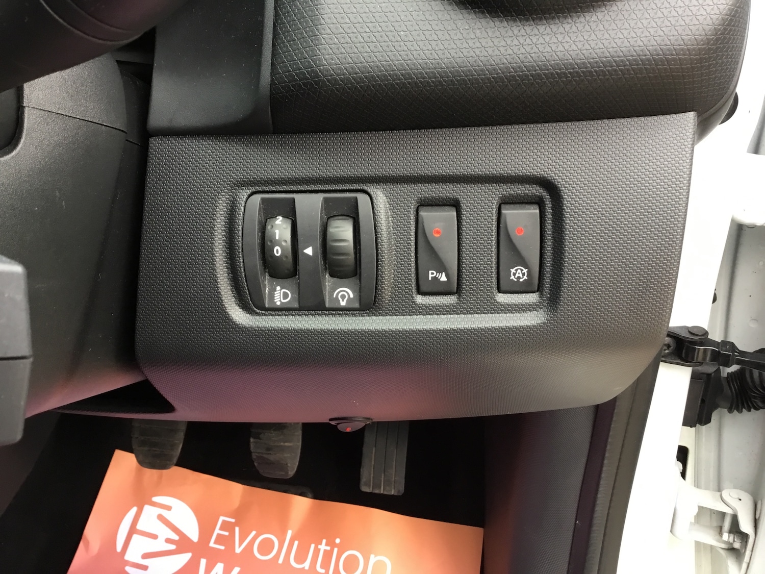 Used Renault Clio 2015 for sale - 76578125: Photo 17