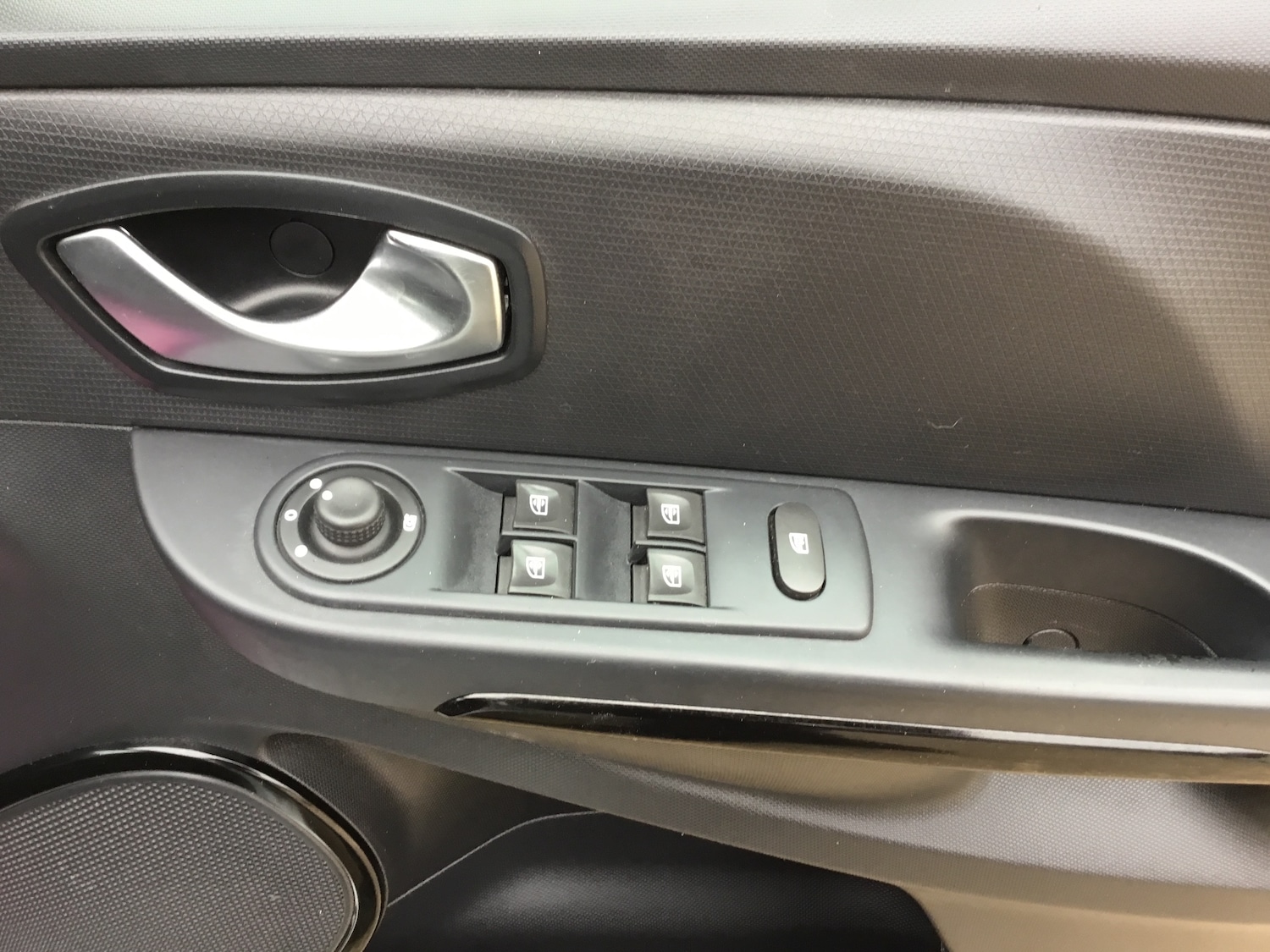 Used Renault Clio 2015 for sale - 76578125: Photo 18