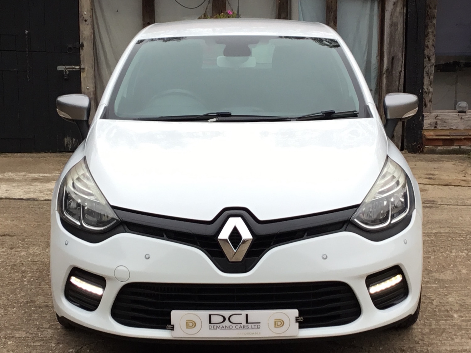 Used Renault Clio 2015 for sale - 76578125: Photo 2