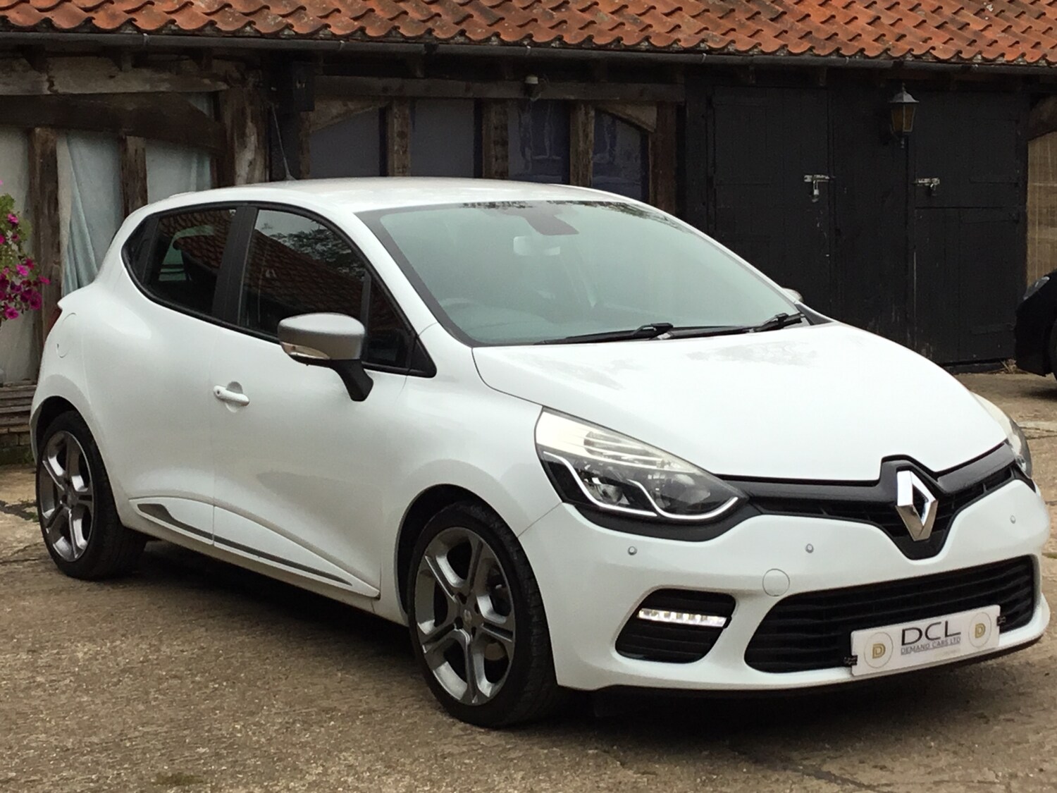 Used Renault Clio 2015 for sale - 76578125: Photo 3