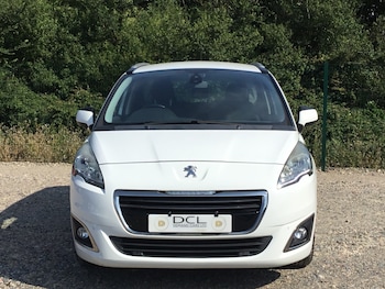 Used Peugeot 5008 2015 for sale - 79456946: Photo