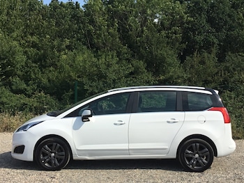 Used Peugeot 5008 2015 for sale - 79456946: Photo