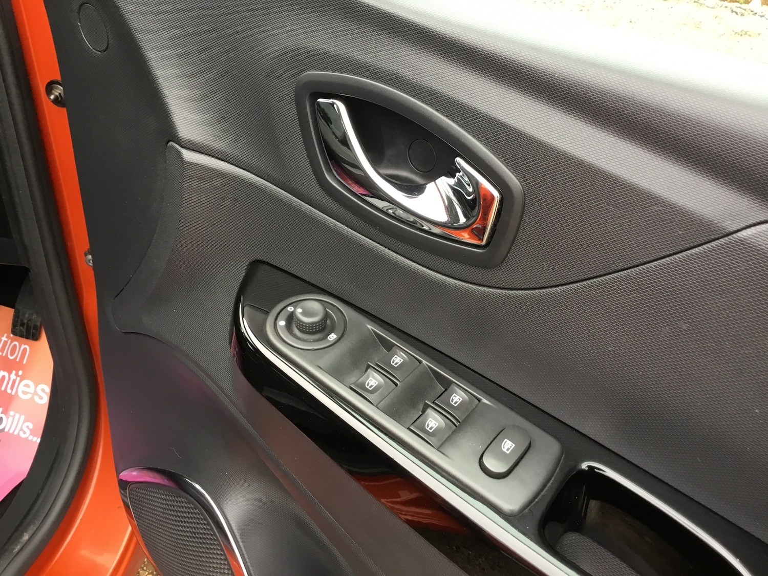 Used Renault Captur 2015 for sale - 76892642: Photo 19