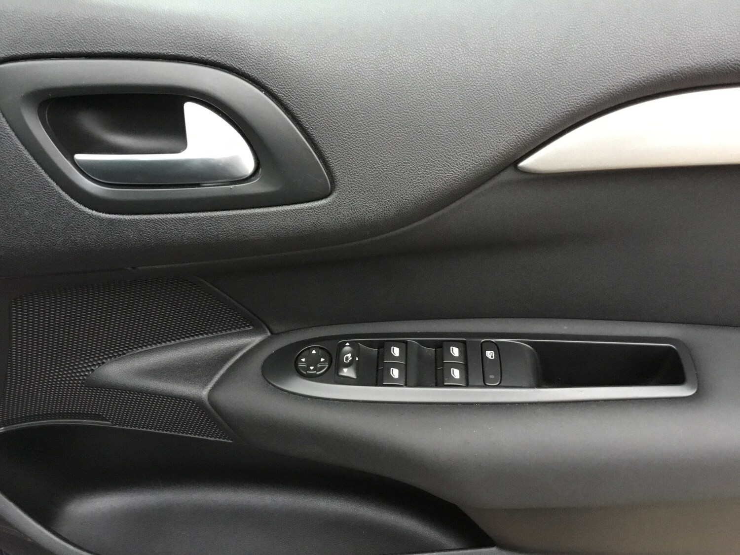 Used Citroen C4 2017 for sale - 76853446: Photo 17