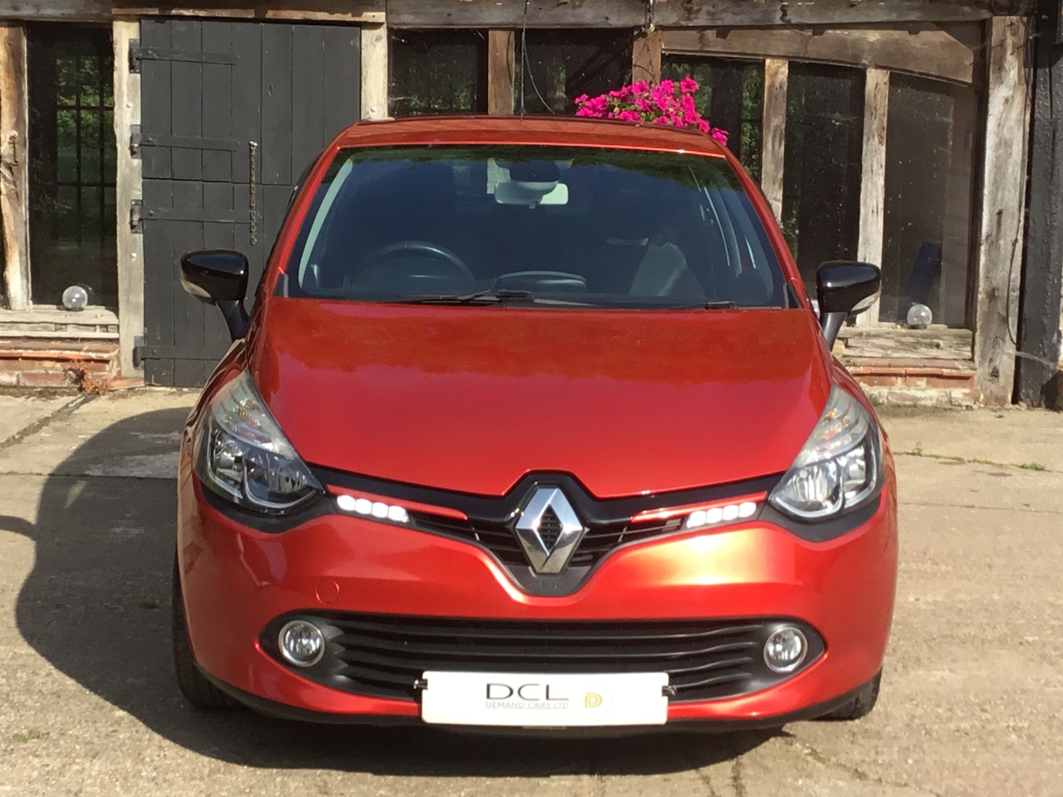 Used Renault Clio 2013 for sale - 76682109: Photo 2