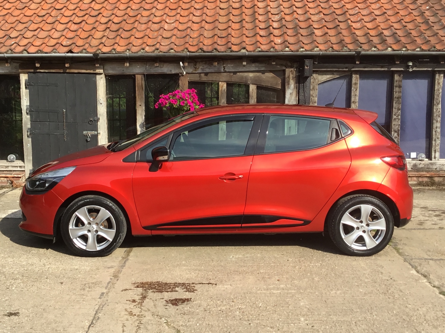 Used Renault Clio 2013 for sale - 76682109: Photo 8