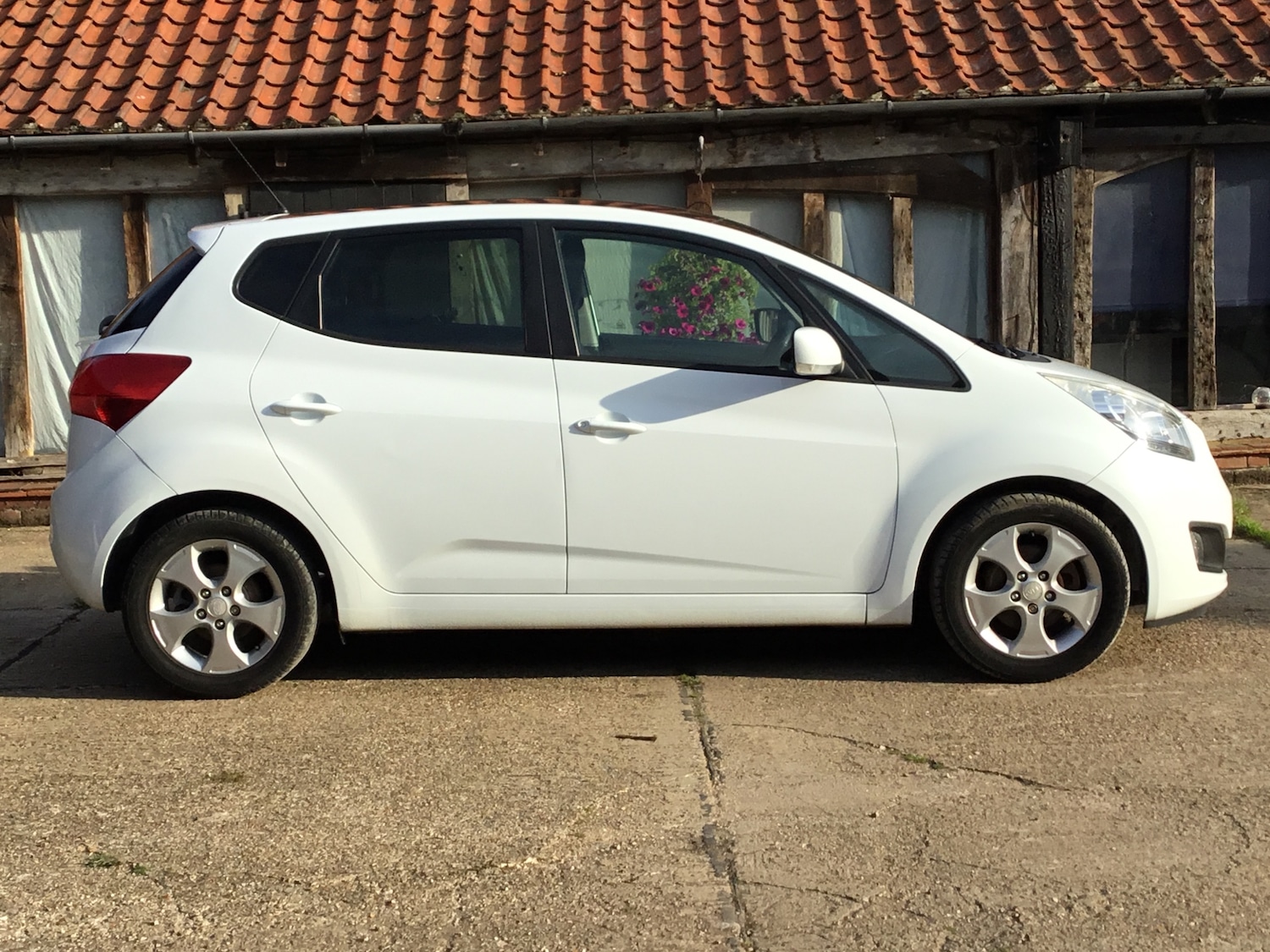 Used Kia Venga 2013 for sale - 76316340: Photo 4