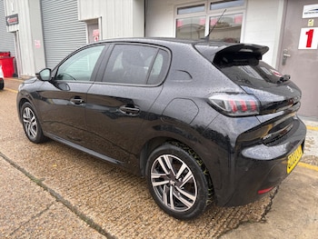 Used Peugeot 208 2023 for sale - 76246883: Photo 2
