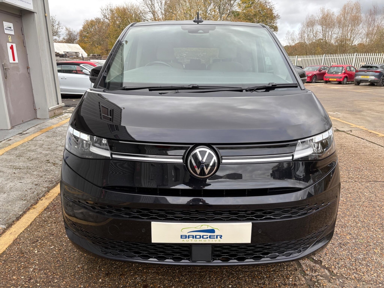 Used Volkswagen Multivan 2024 for sale - 76512794: Photo 2